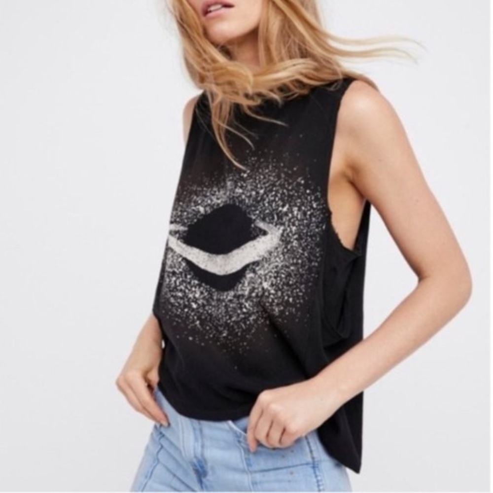 Cropped Saturn Tank